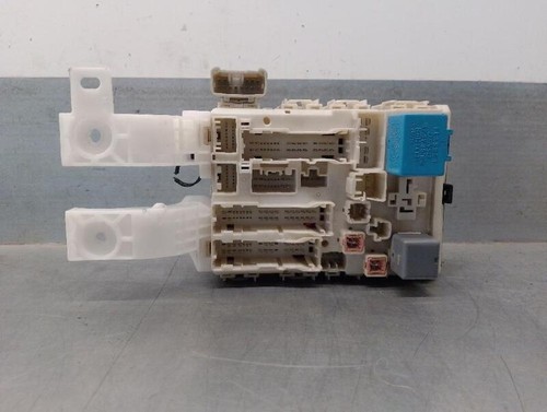 8273052371 fuse relay box
